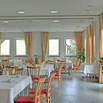 מלון Am Berg 3*