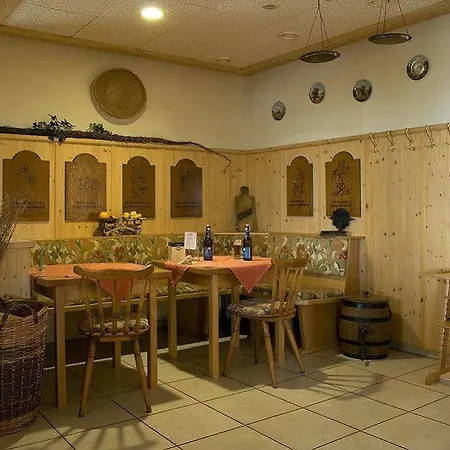 Am Berg Hotel 3*